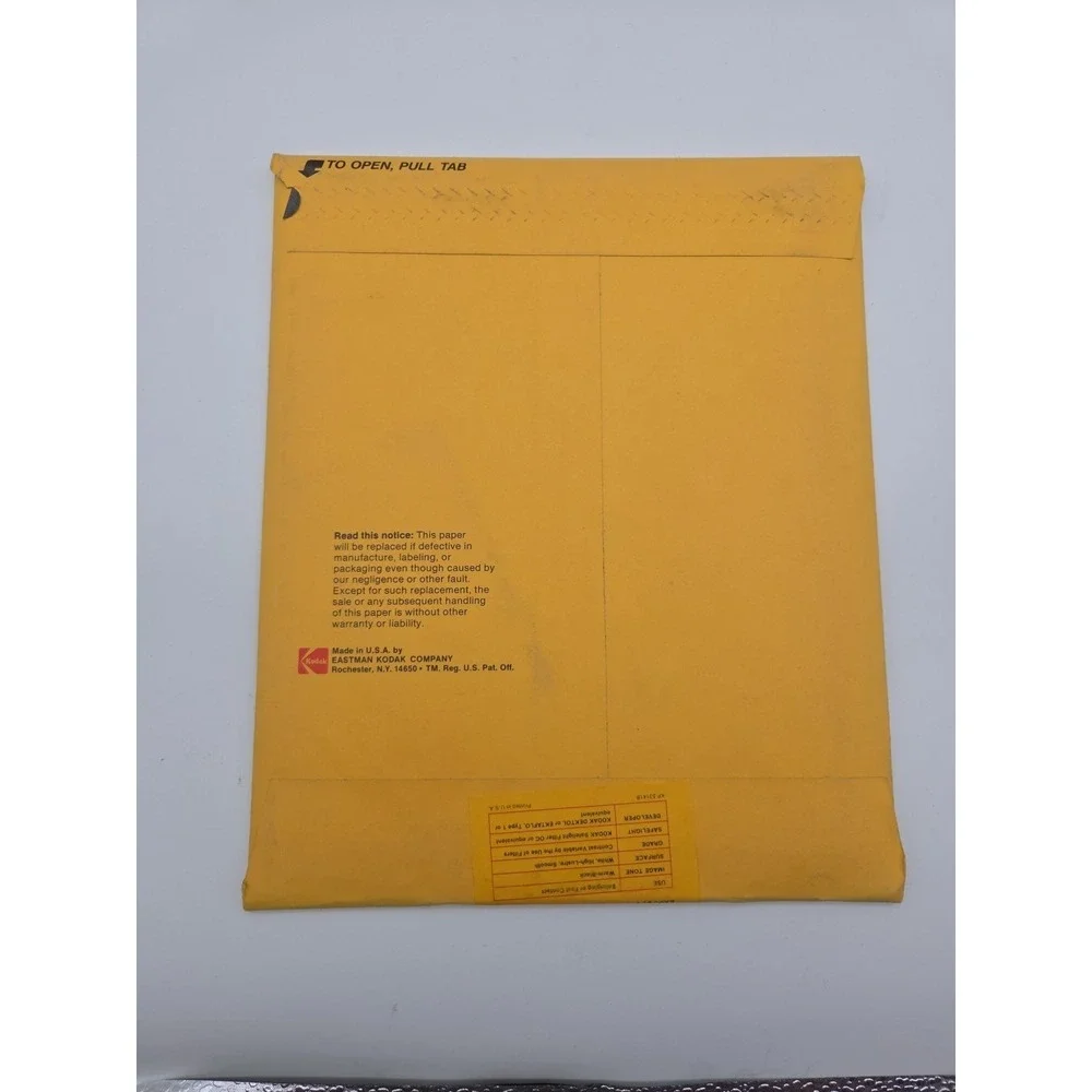 Kodak Polycontrast J Paper 8x10 Glossy Sheet Sealed pkg. Of 25, Expired 09/74